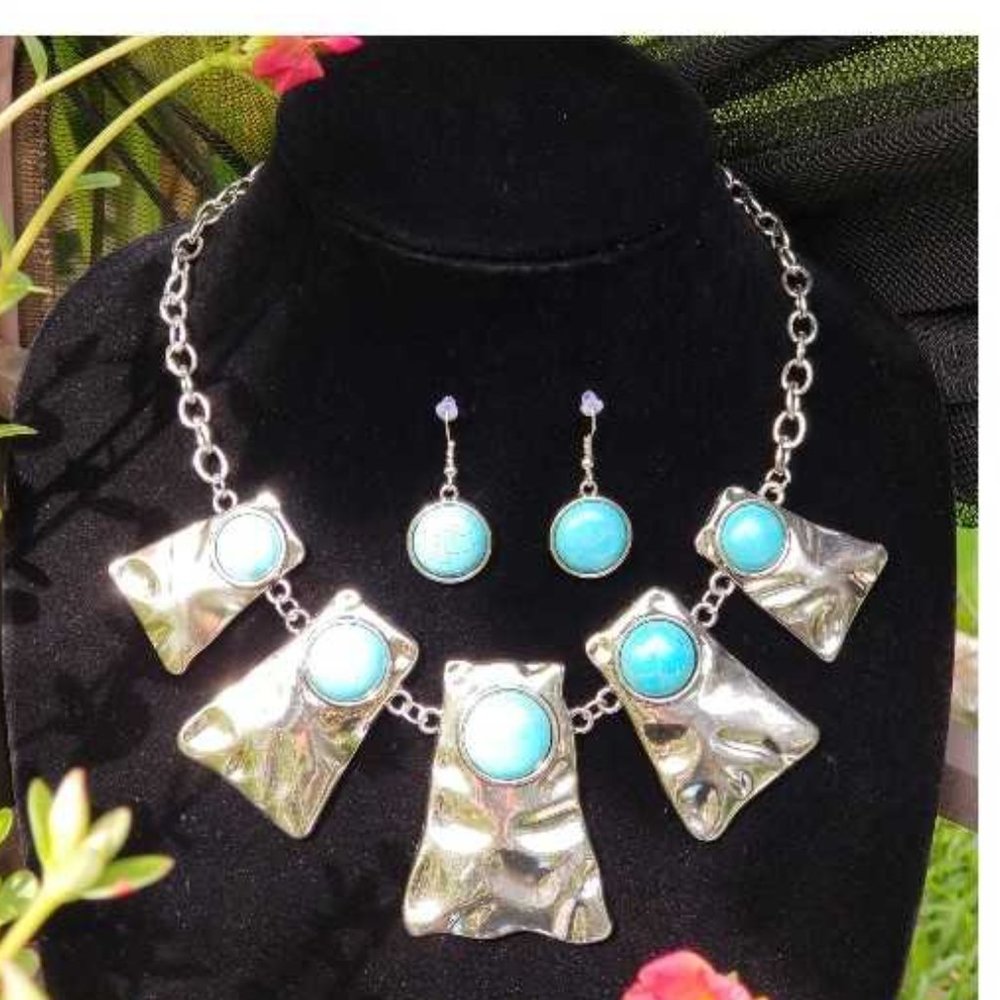 Striking, Bold Necklace and Earrings